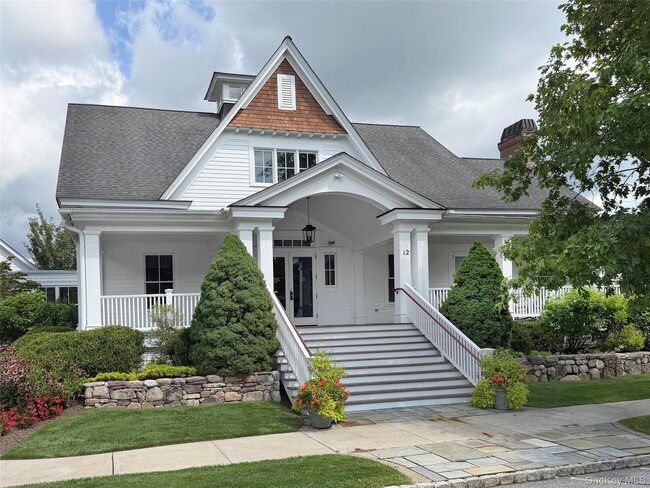 Building Photo - 19 Cropsey St