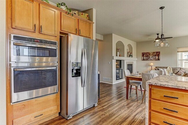 Building Photo - Back to school MOVE IN SPECIAL $250.00 OFF...