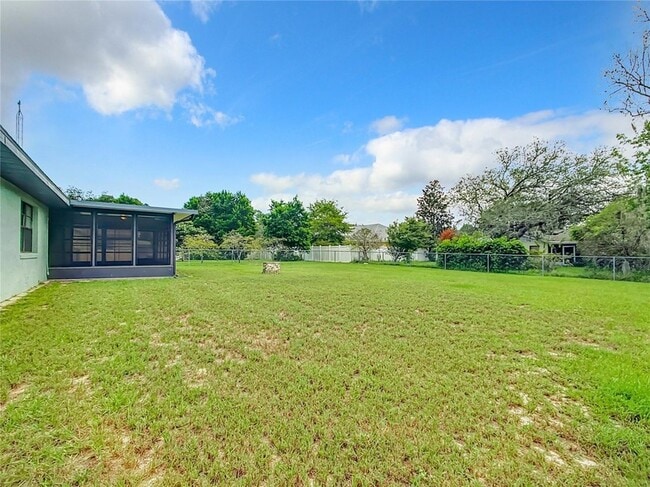 Building Photo - 5576 W Pine Cir