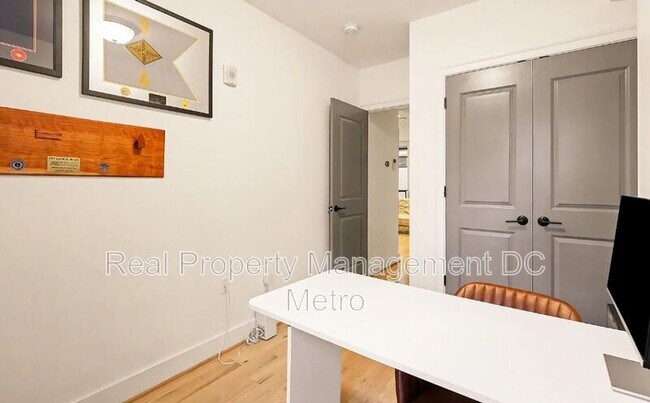 Building Photo - 811 Upshur St NW