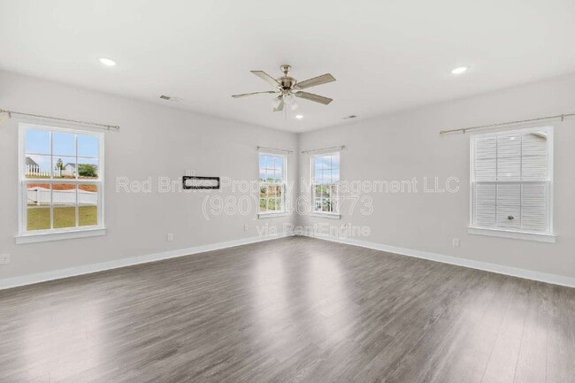 Building Photo - 7067 Waterwheel St SW