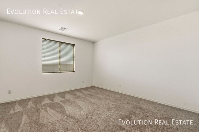 Building Photo - 11461 E Ulysses Ave