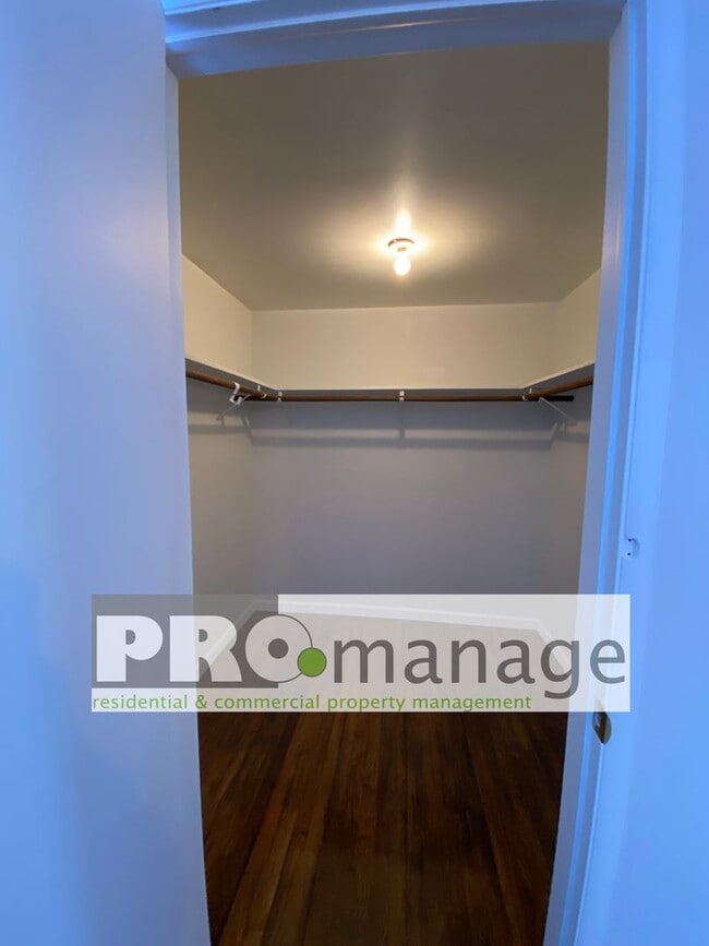 Building Photo - Three bed, one and a half bath townhouse in Idaho Falls