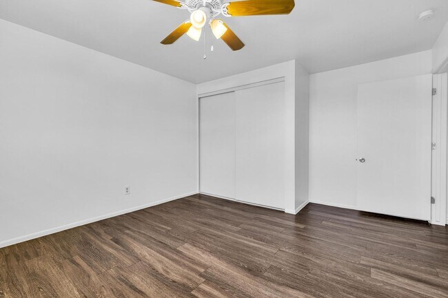 Building Photo - 6 Bedrooms, 3 Bath,  Pool CLOSE TO ASU (Rural & Broadway)