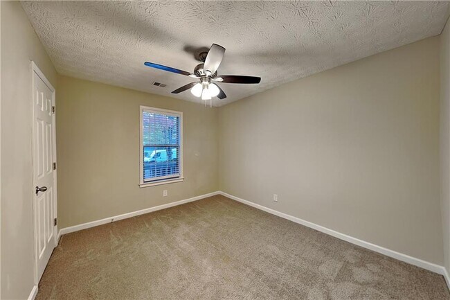 Building Photo - 163 Springbrooke Trl