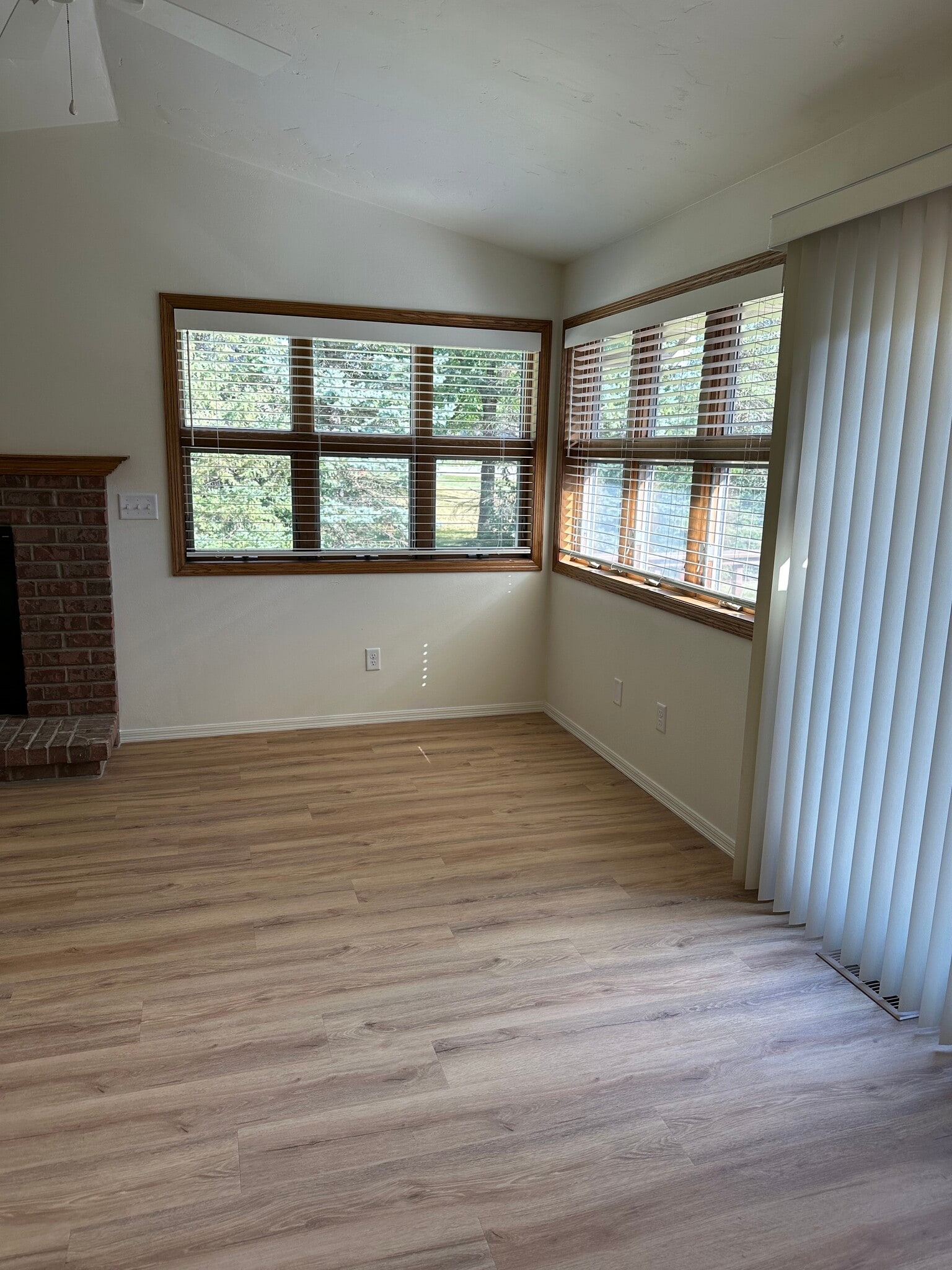 Building Photo - N420 Kilsdonk Ct