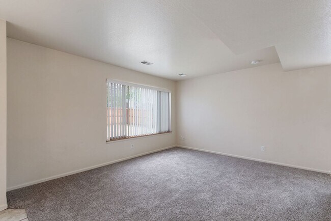 Building Photo - 430-432 Sundance Cir N