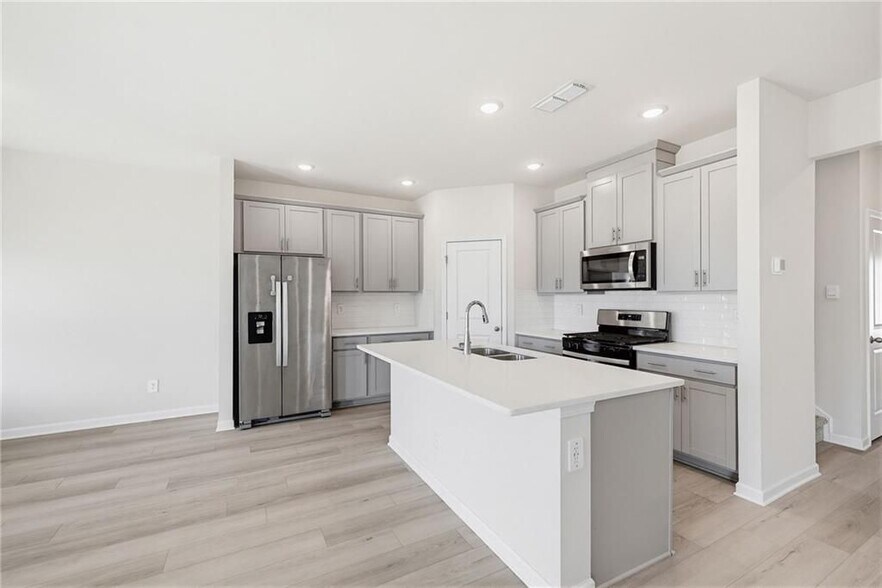 Building Photo - 7768 Richmond Trl