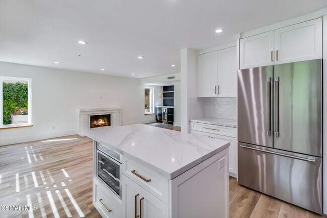 Building Photo - 6823 Castle Peak Dr