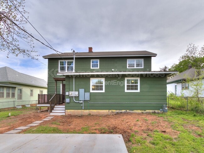 Building Photo - 1812 W Noble Ave