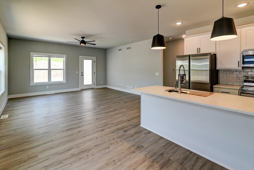 Building Photo - 2996 Blue Grass Dr