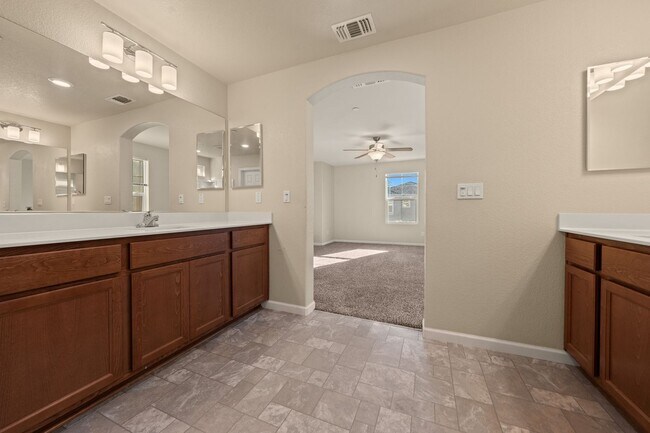 Building Photo - 461 Ashwick Loop