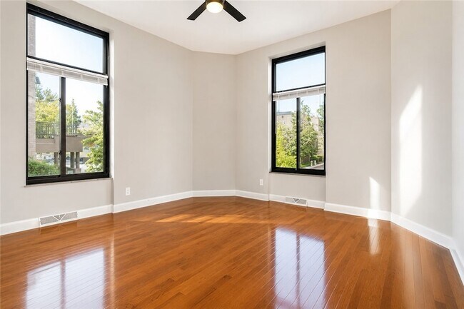 Building Photo - 735 N Highland Ave