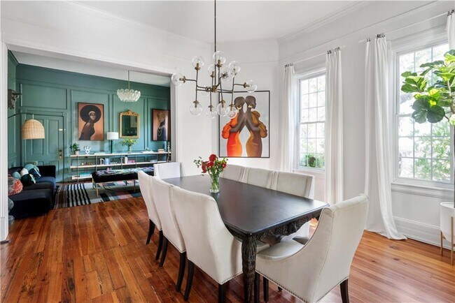 Building Photo - 383 Park Ave SE