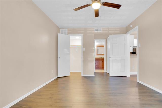 Building Photo - 449 Harris St