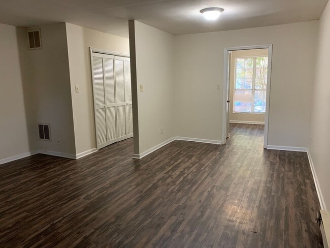Building Photo - Spacious North Raleigh  Townhouse  *2 brm ...