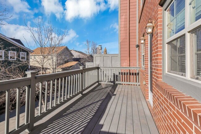 Building Photo - 2933 Central Park Blvd