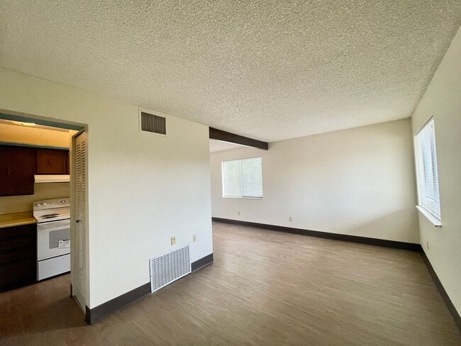 Building Photo - 1705 Heatheridge Rd