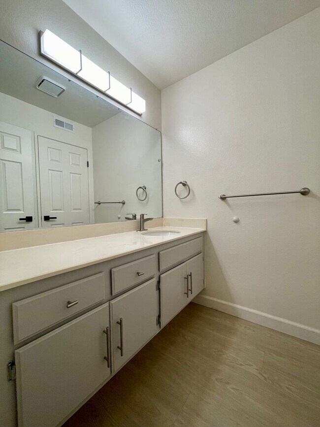 Building Photo - 11517 Fury Ln