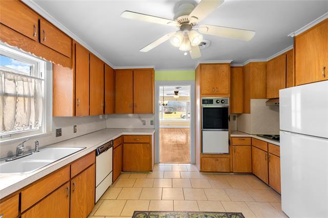 Building Photo - 3618 Gilbert Dr