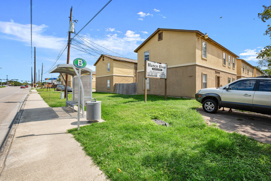 Building Photo - 1442 River Rd