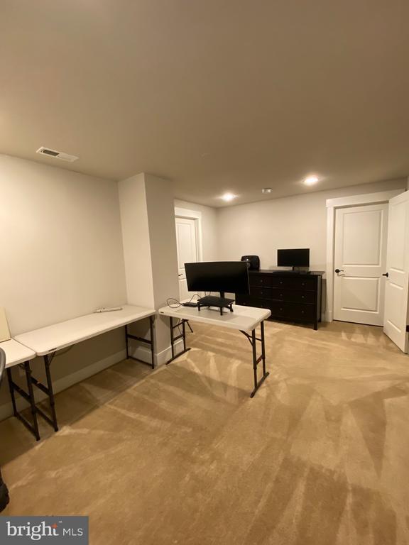 Building Photo - 2233 N Underwood St