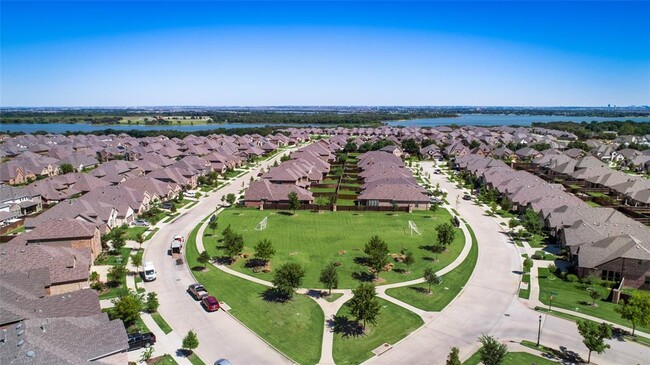 Building Photo - 2917 Colorado Dr