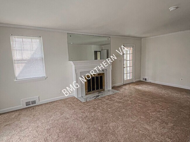 Building Photo - 2300 N Buchanan St