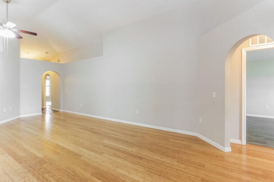 Building Photo - 3246 Bellericay Ln