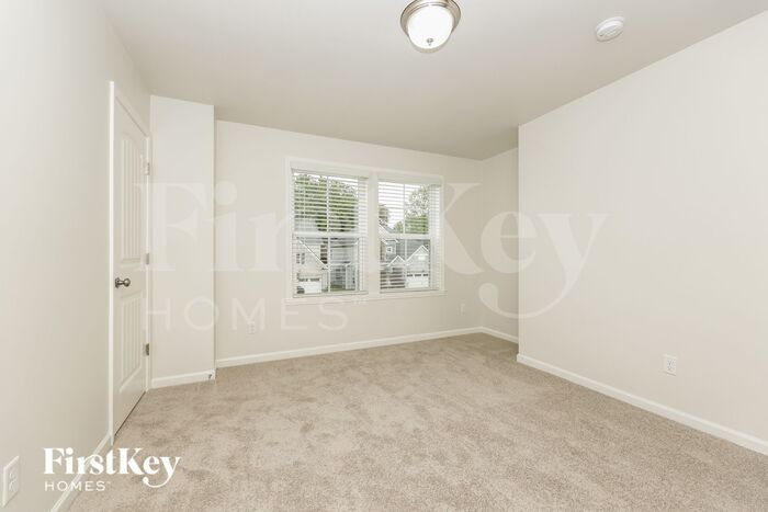 Building Photo - 2525 Miranda Dr