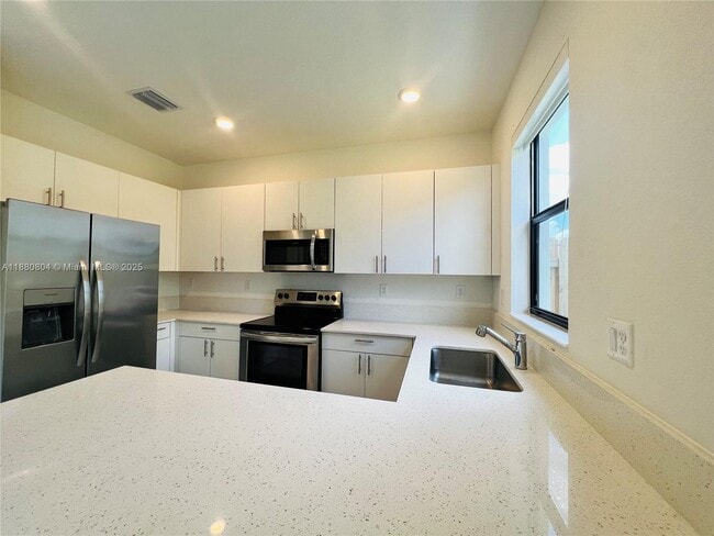 Building Photo - 13308 SW 286th Terrace