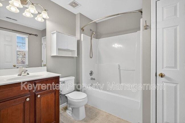 Building Photo - 1111 Ridgeway Dr