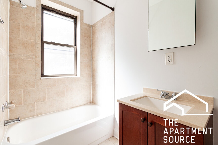 Building Photo - 3824 N Fremont