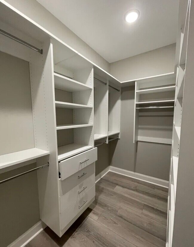 Building Photo - 446 Spiderwort Dr