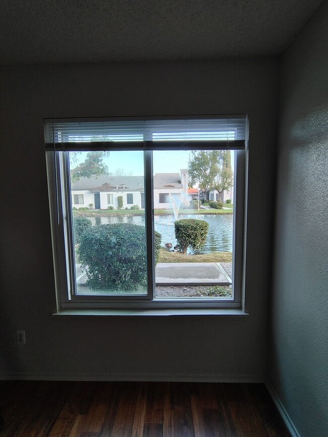 Building Photo - 1313 Floyd Ave