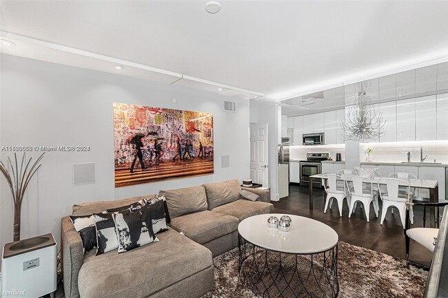 Building Photo - 2 br, 2 bath Condo - 17145 N Bay Rd Apt 4106