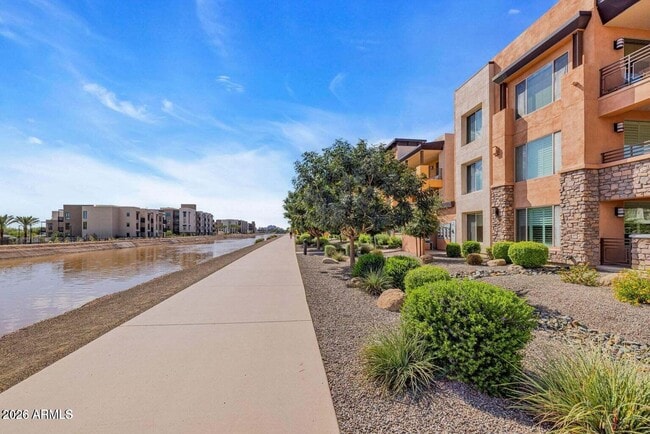 Building Photo - 4803 N Woodmere Fairway