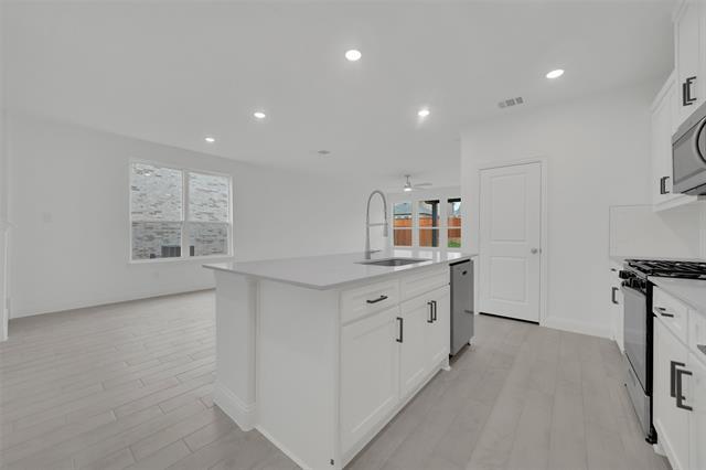 Building Photo - 3200 Cordelia Dr