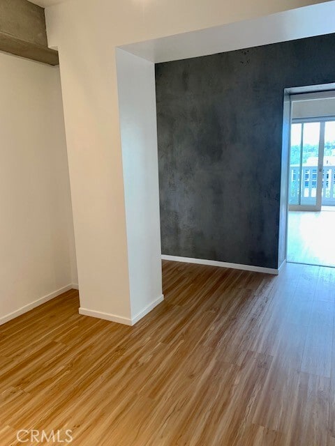 Building Photo - 999 N Doheny Dr