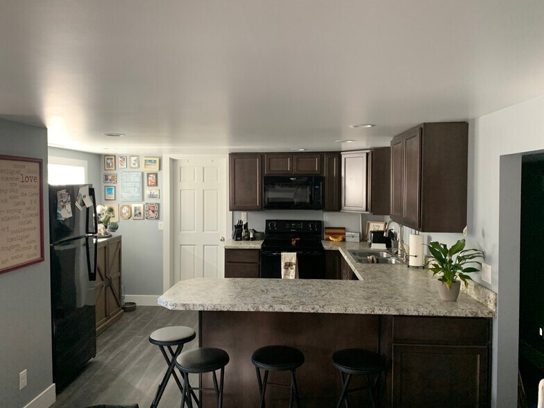 Building Photo - 3111 Harrow Dr