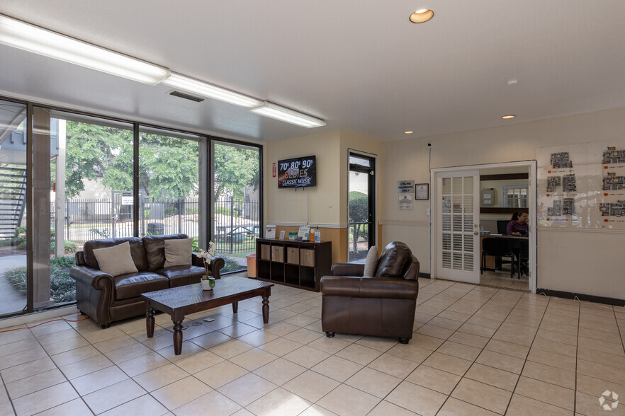 Leasing office - Buena Vista Apartments