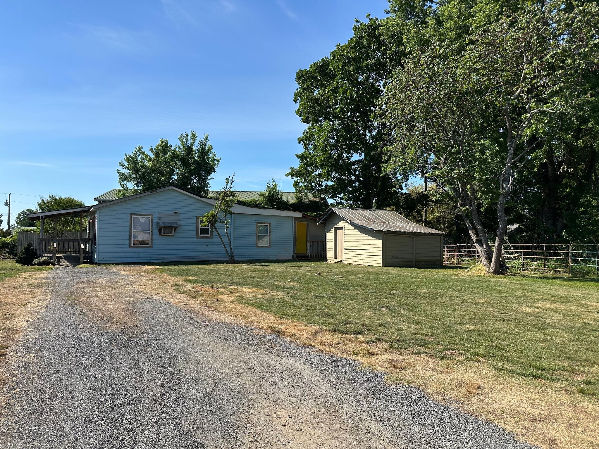Building Photo - 4499 Hickory Nut Ridge Rd
