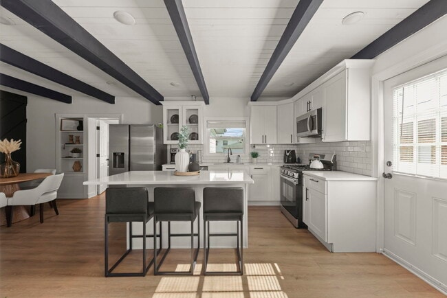 Building Photo - 9525 Parkside Ave