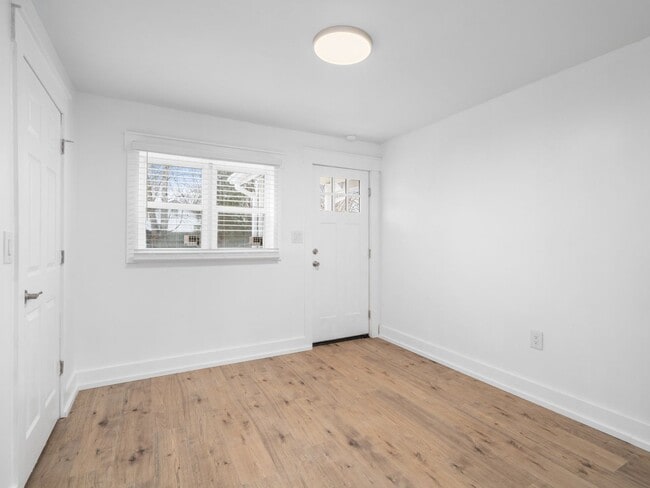 Building Photo - Home for rent in Hohenwald