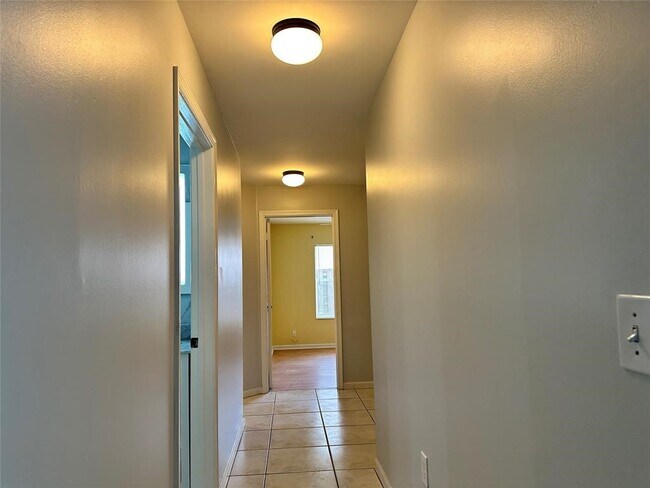 Building Photo - 5221 NW 65th Ave