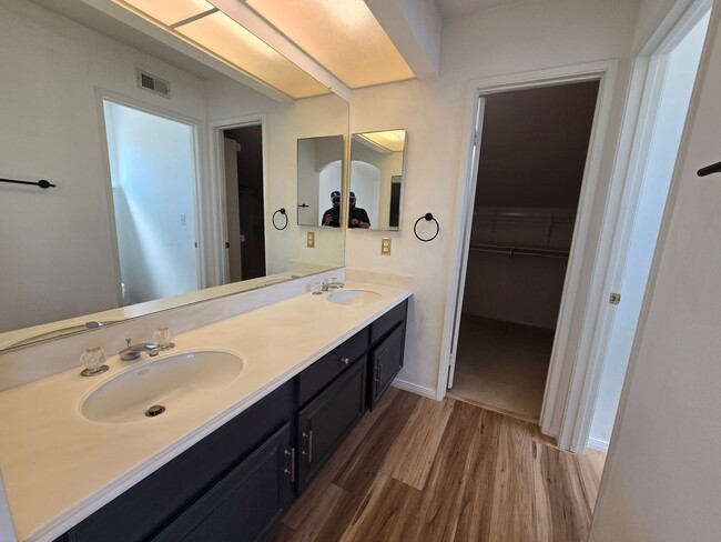 Building Photo - 39354 Longhorn Ct
