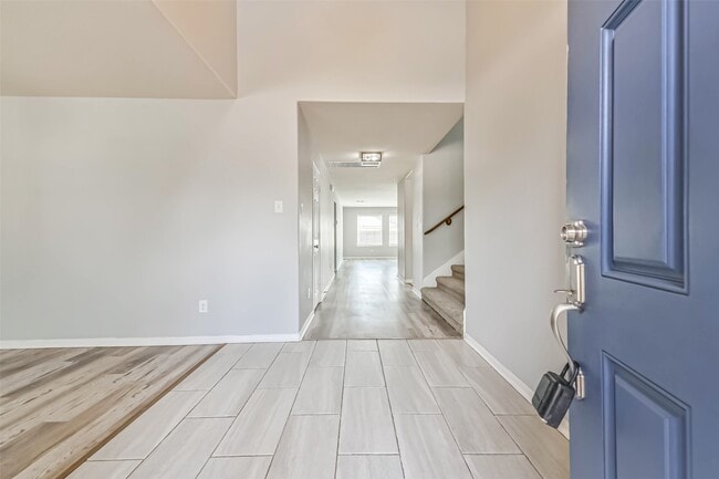 Building Photo - 1217 Quarterhorse Dr
