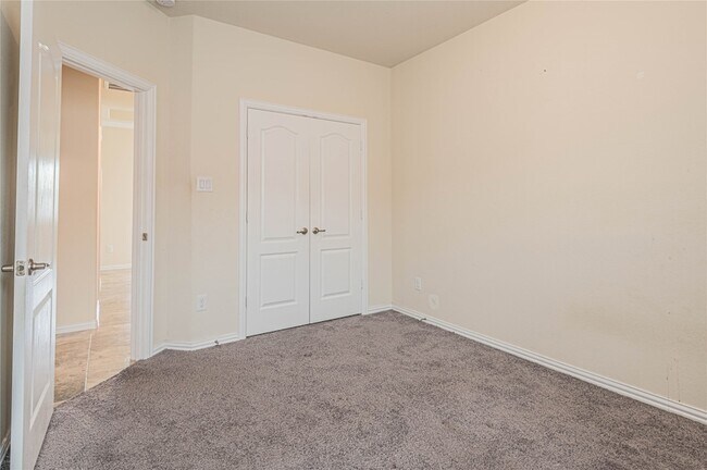 Building Photo - 21263 Lucknow Ln