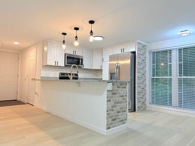 Building Photo - Cozy, Newly Renovated 2-Bed Retreat on Geo...