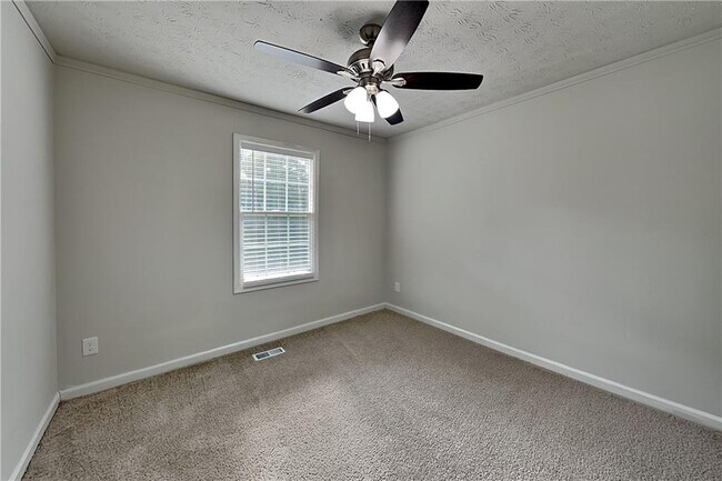 Building Photo - 123 Burton Dr